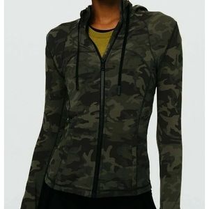 Lululemon Hooded Define Jacket in Camo Size 4